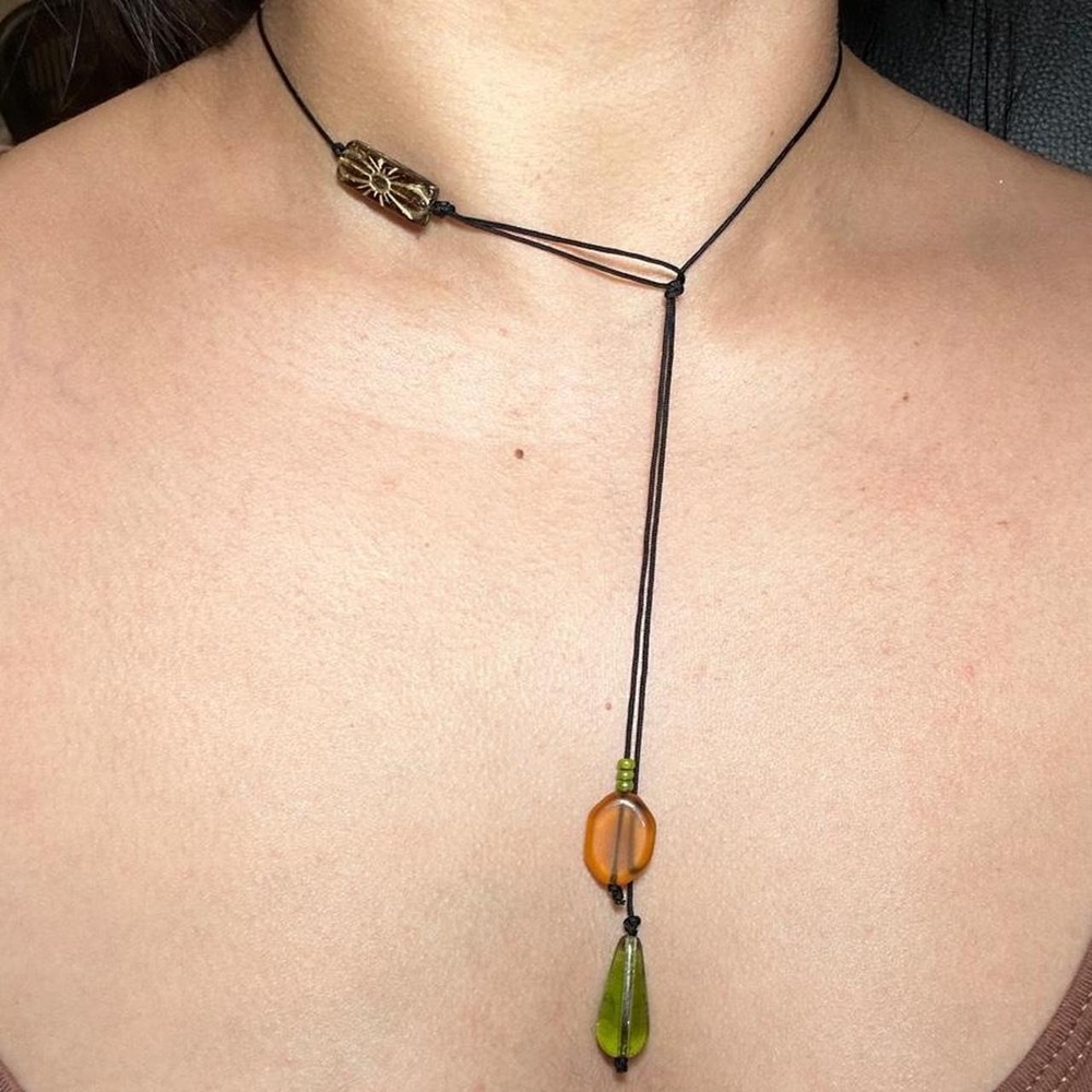 Earthy topaz flower sun czech glass green amber lariat boho chic dainty gift - Picture 5 of 5